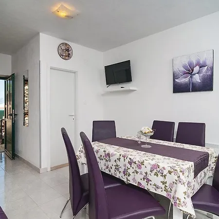 Holiday home Family Friendly House With A Swimming Pool Skrip