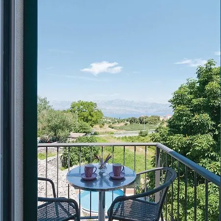 Family Friendly House With A Swimming Pool Skrip Holiday home *